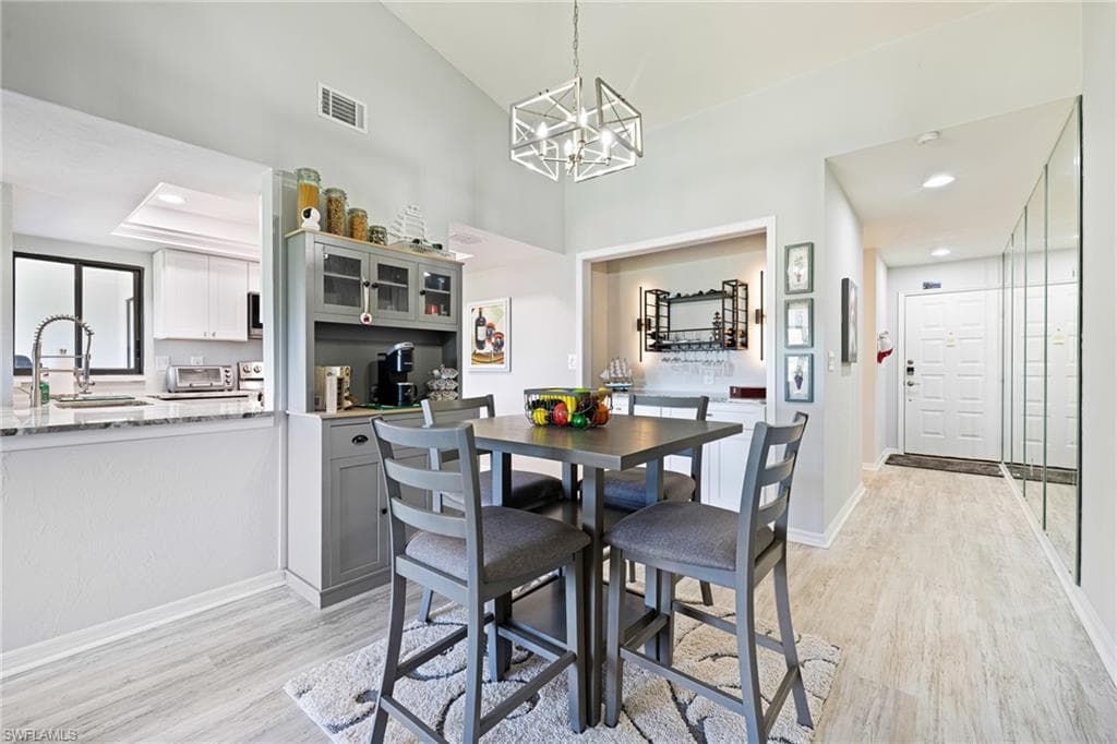 5805 Trailwinds DR 326-1