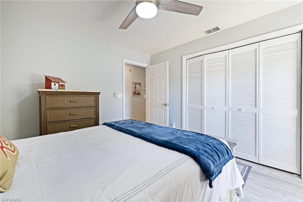 5805 Trailwinds DR 326-15