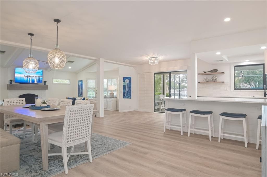 1420 Jewel Box AVE-7