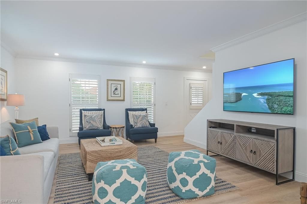 1420 Jewel Box AVE-15
