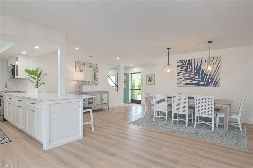 1420 Jewel Box AVE-8