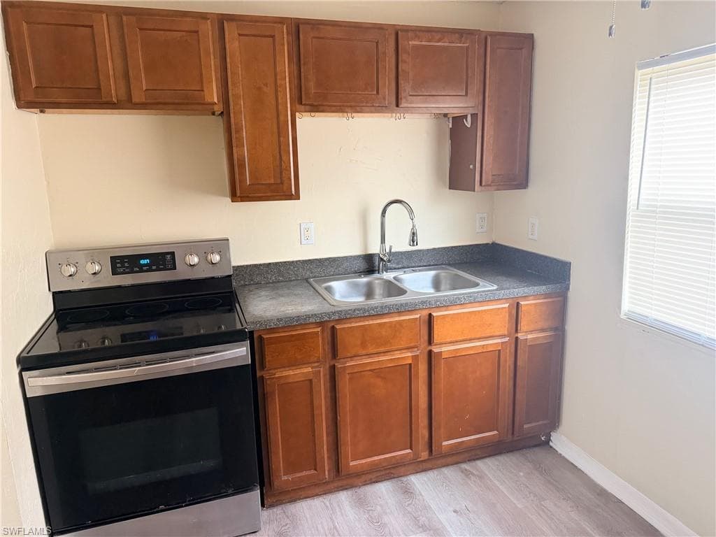 332 Stockton ST-3
