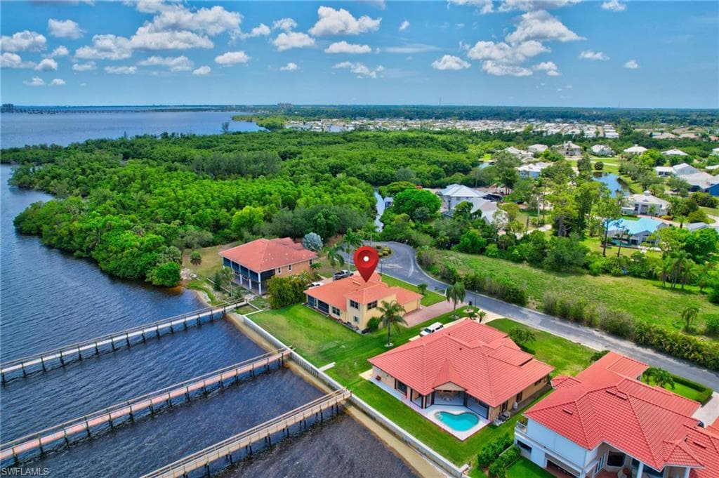 6140 River Shore CT-42