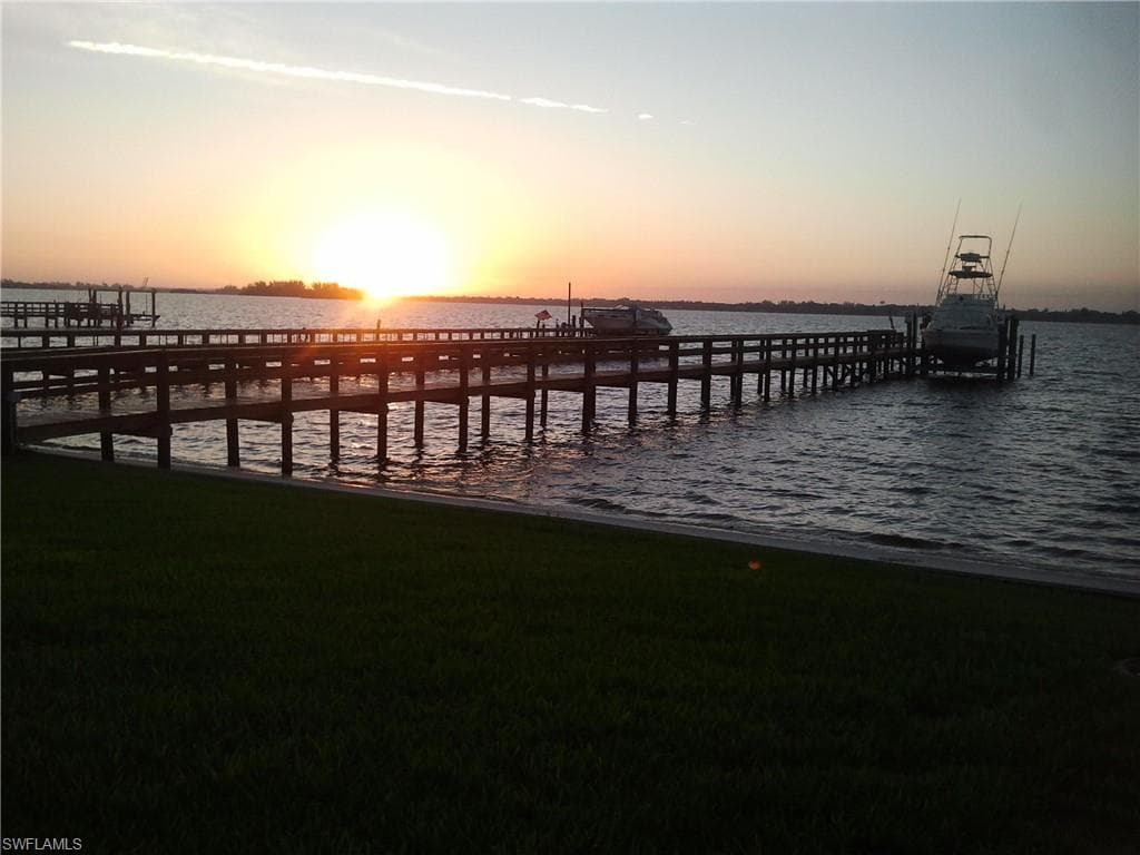 6140 River Shore CT-46
