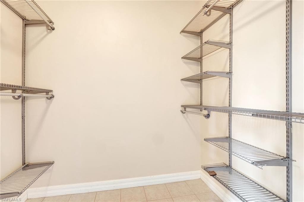 6140 River Shore CT-22