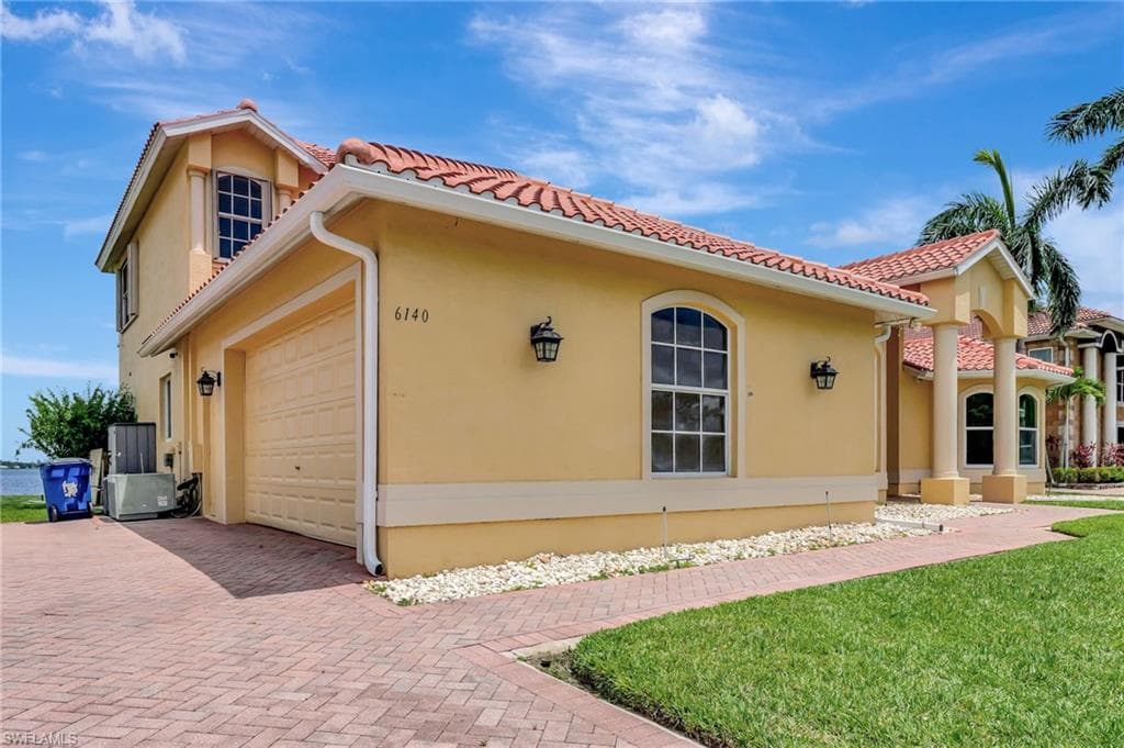 6140 River Shore CT-3