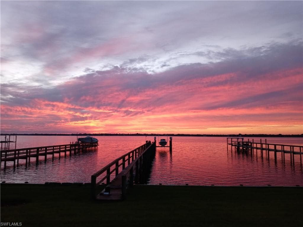 6140 River Shore CT-1