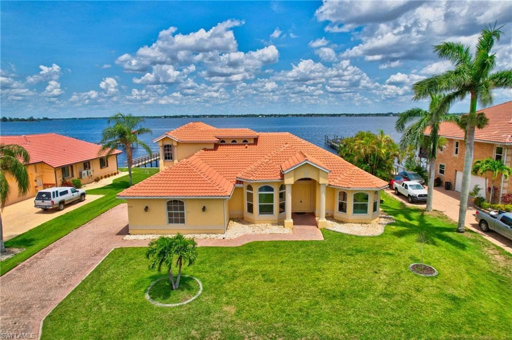 6140 River Shore CT-38