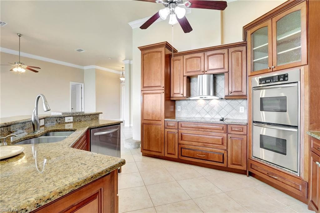 6140 River Shore CT-10