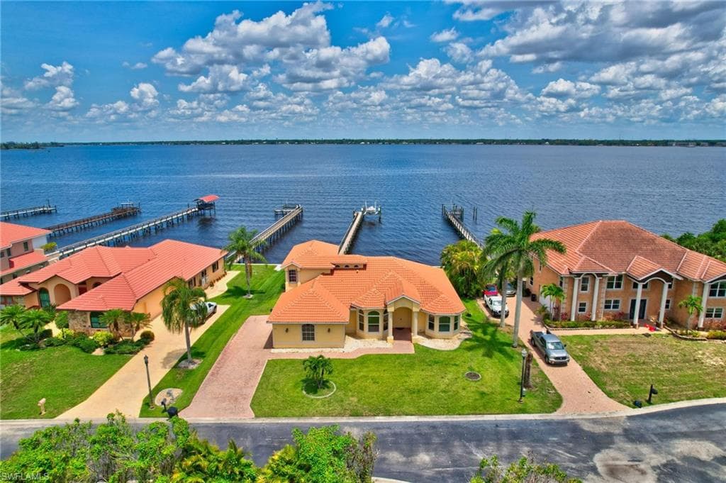 6140 River Shore CT-39