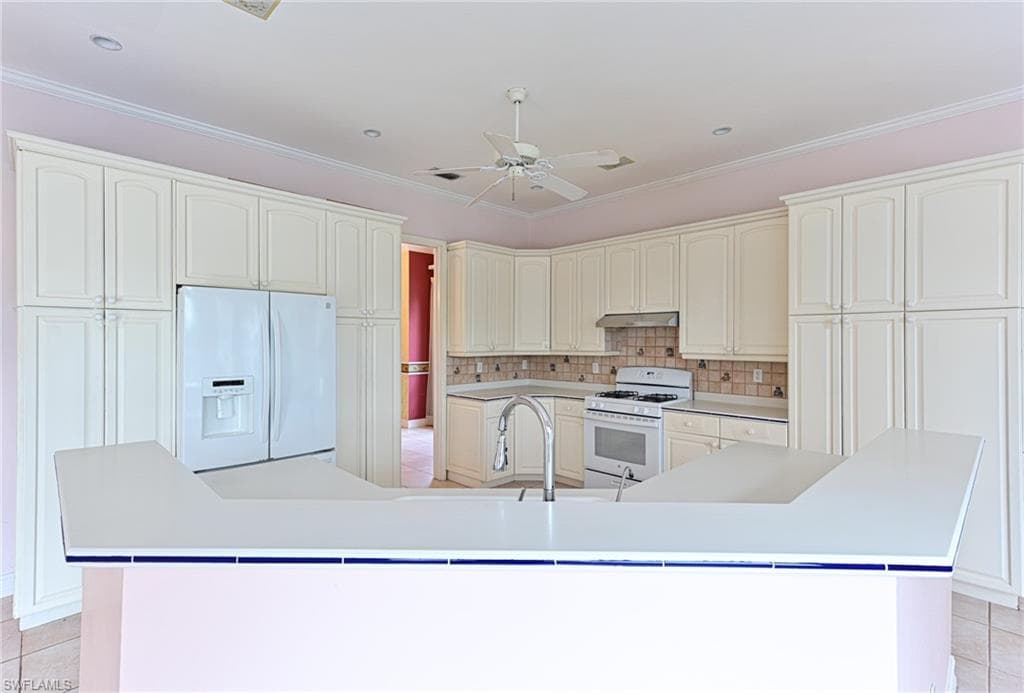 192 Topanga DR-16