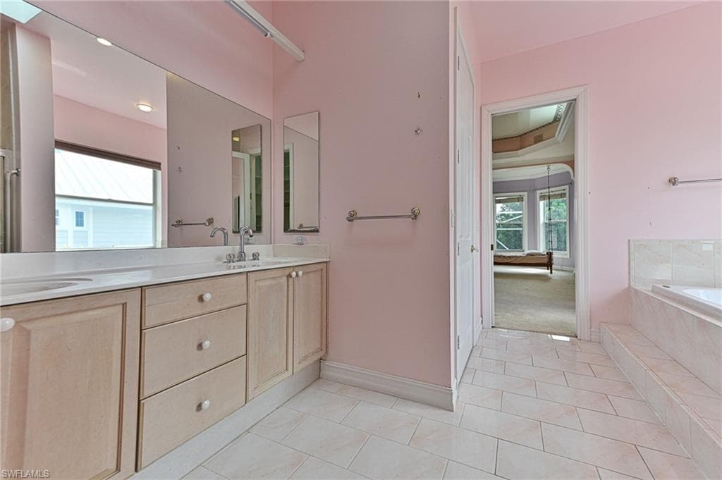 192 Topanga DR-20