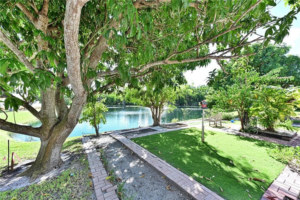 192 Topanga DR-34
