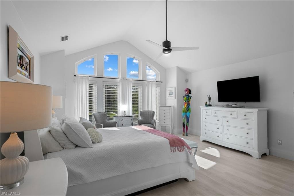 5700 Waxmyrtle WAY-23