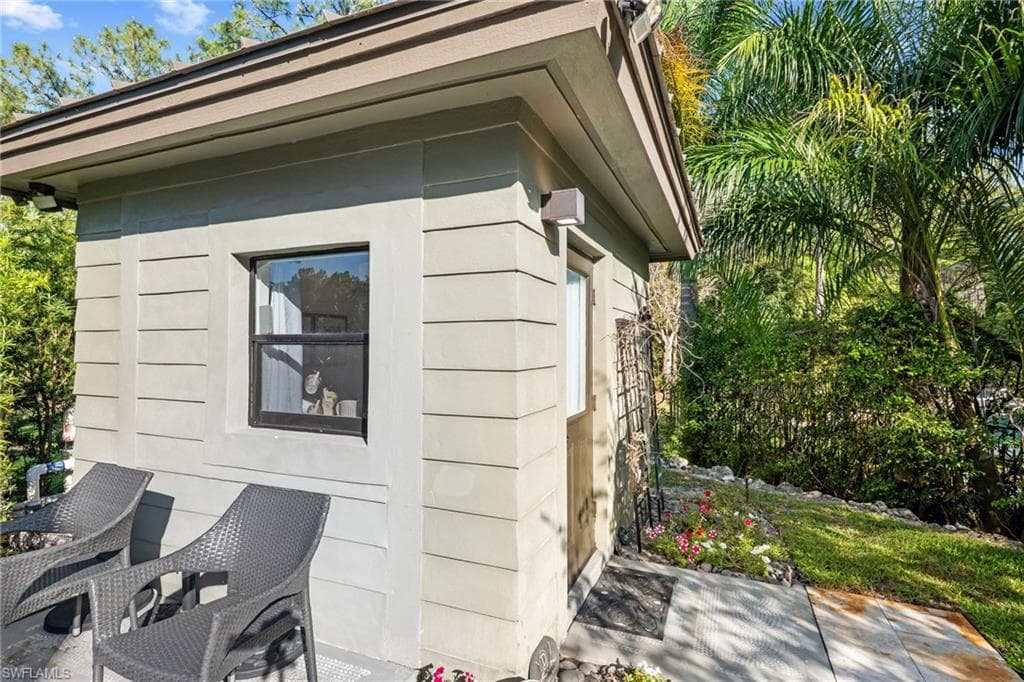 5700 Waxmyrtle WAY-10
