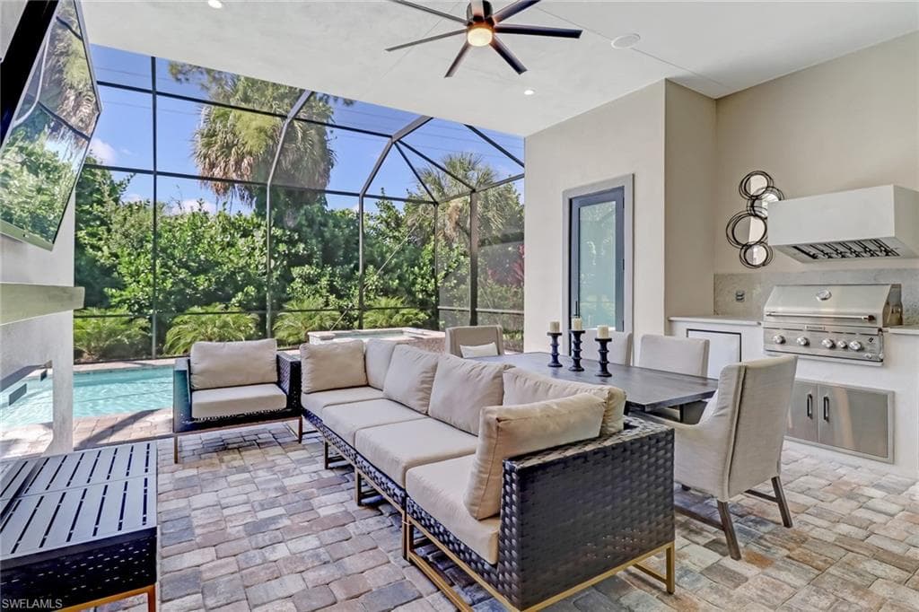 2875 Coco Lakes DR-22