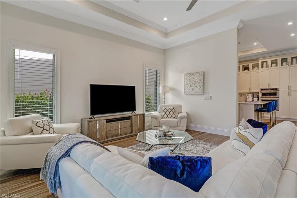 2875 Coco Lakes DR-9