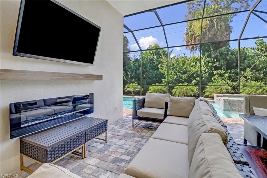 2875 Coco Lakes DR-24