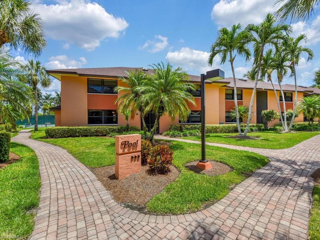 1512 Mainsail DR 10-25