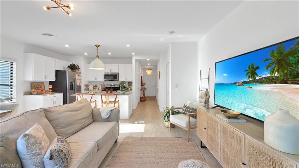 14135 Oviedo PL-16