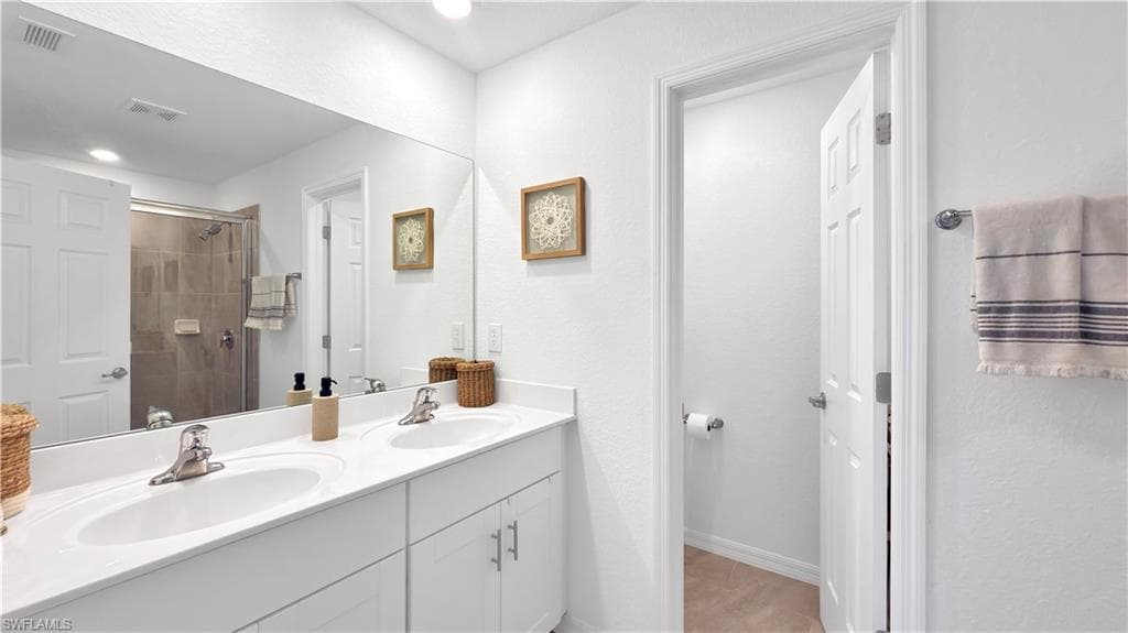 14135 Oviedo PL-24