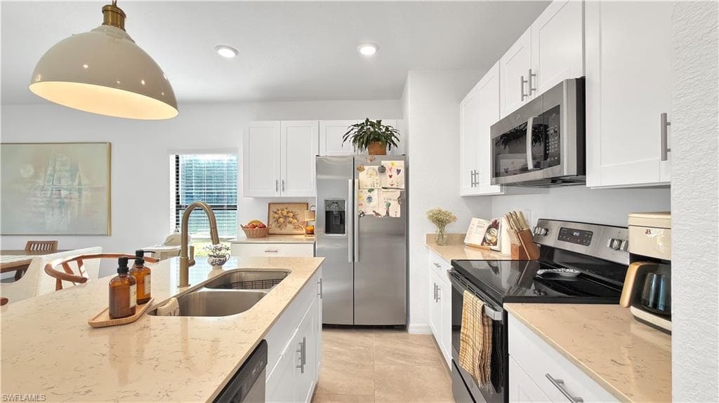 14135 Oviedo PL-8