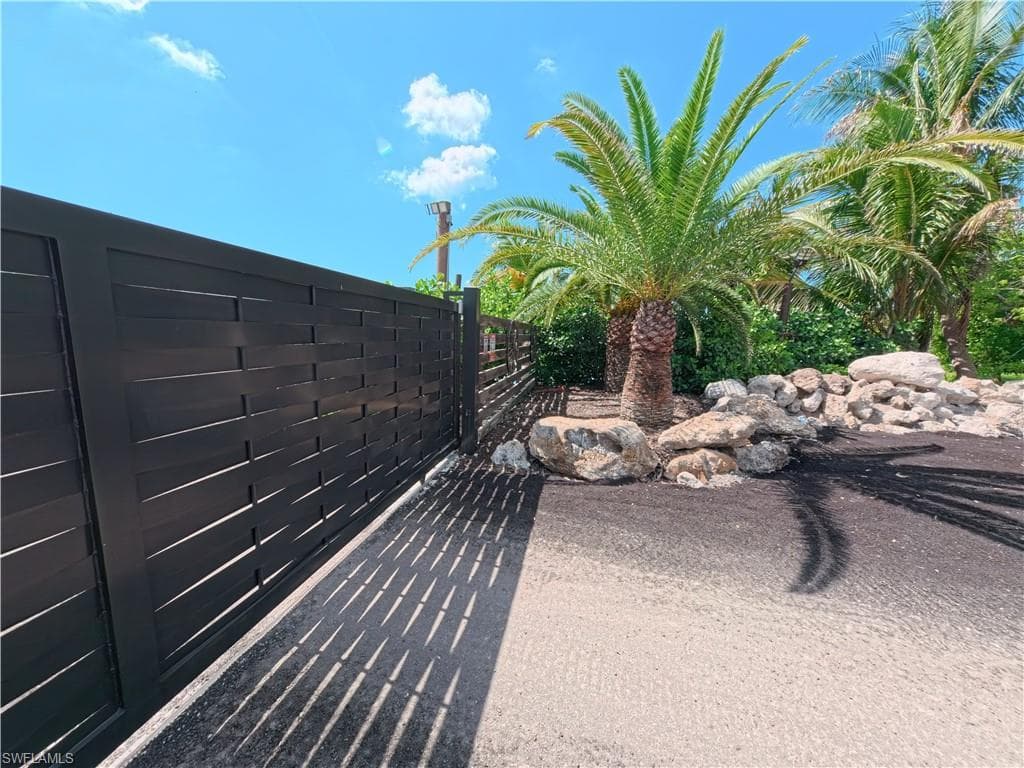 12242 Eagles Nest DR-20