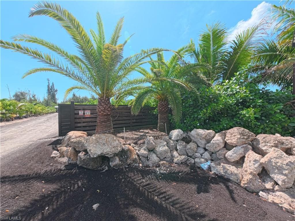 12242 Eagles Nest DR-37