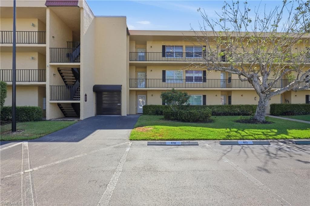 1086 Forest Lakes DR 106-3