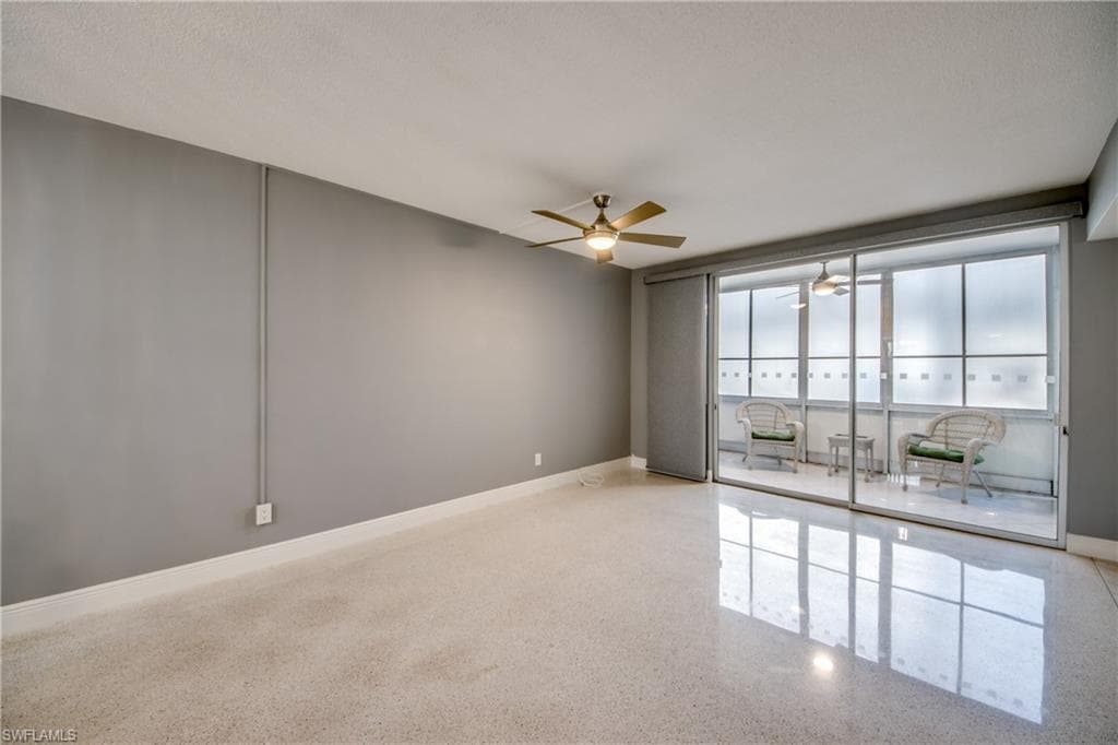 4202 SE 4th PL 3-12