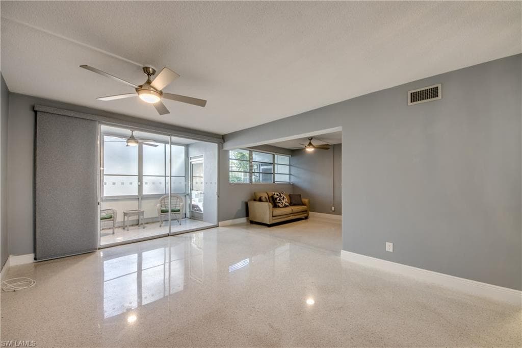 4202 SE 4th PL 3-15