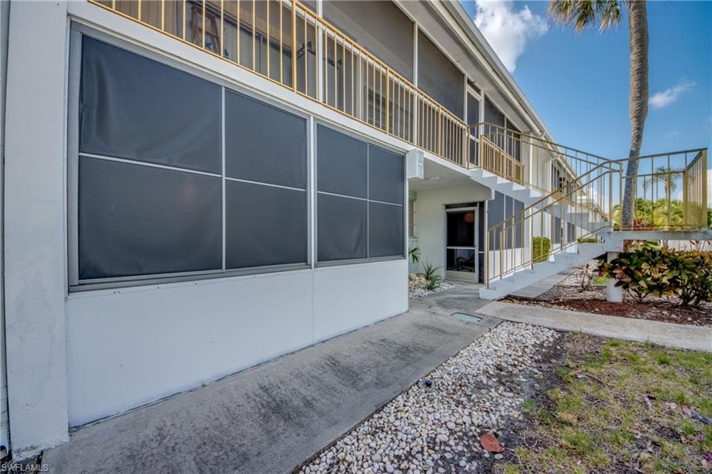 4202 SE 4th PL 3-40