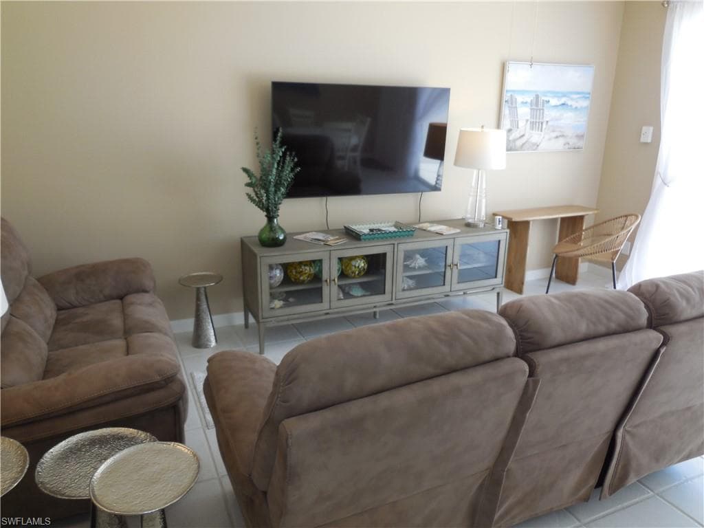 6069 Islandwalk BLVD-32