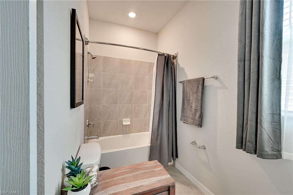 3697 Hampton CIR-18