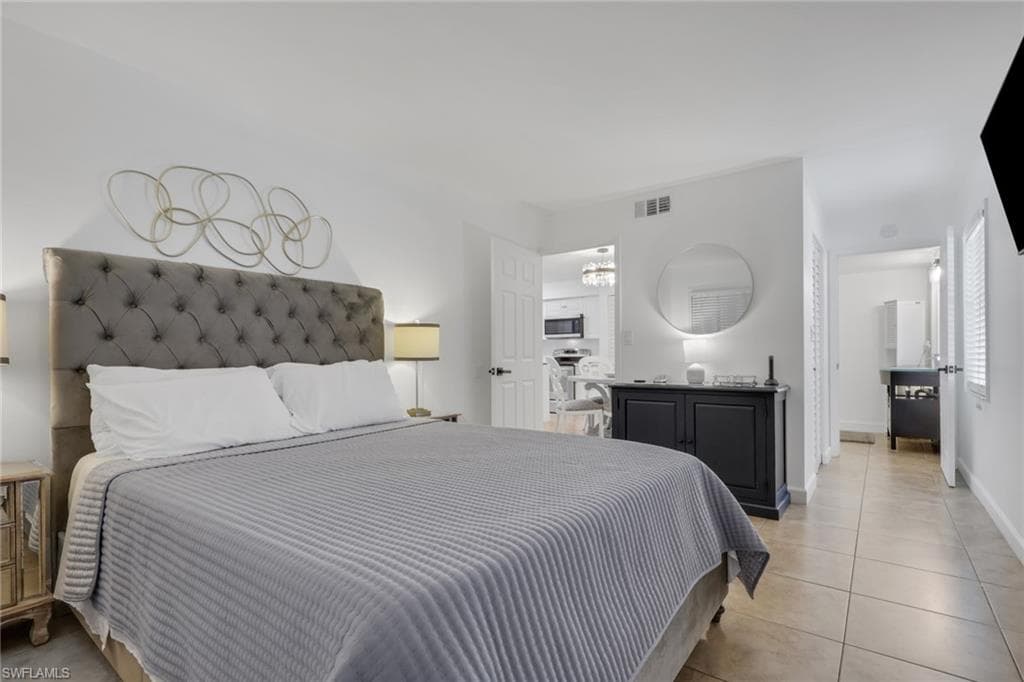 5307 Summerlin RD 708-12
