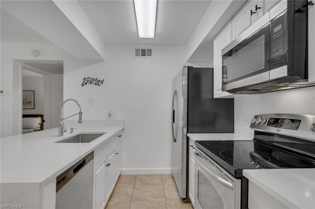 5307 Summerlin RD 708-9