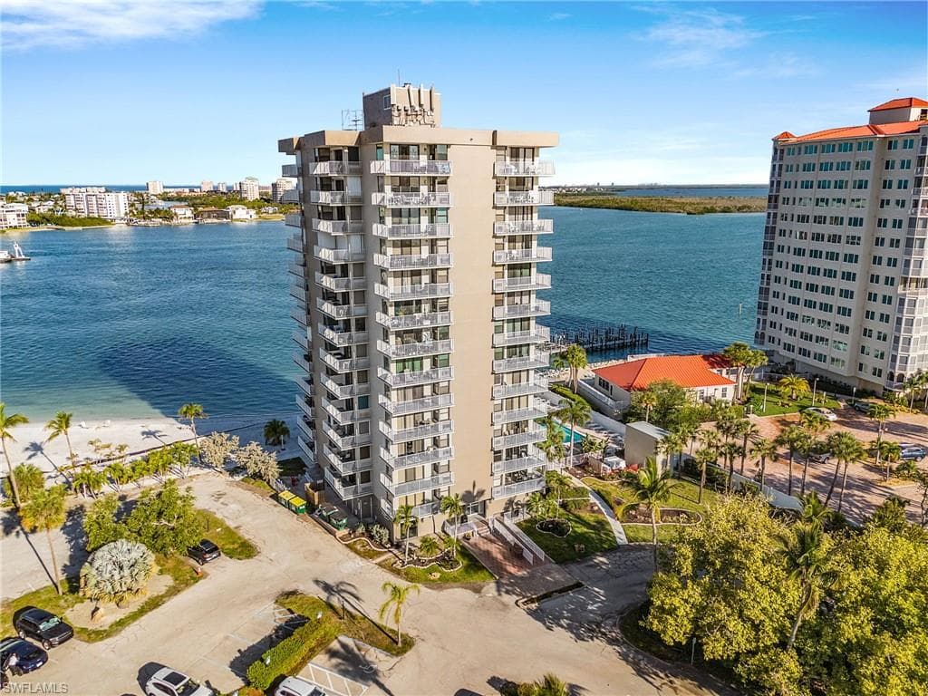 8701 Estero BLVD 907-22