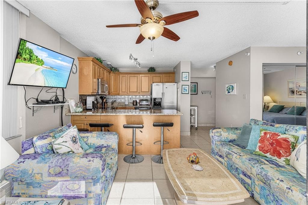 8701 Estero BLVD 907-6