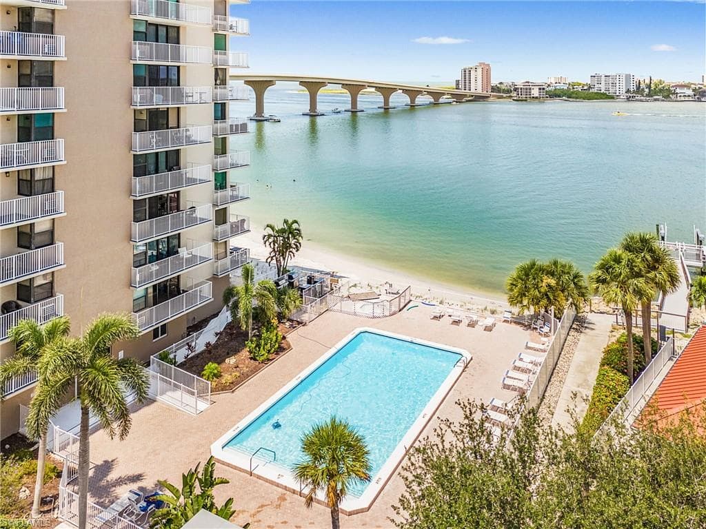 8701 Estero BLVD 907-40