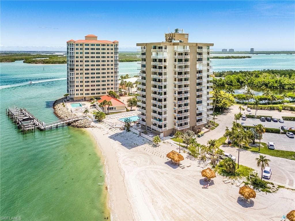 8701 Estero BLVD 907-34