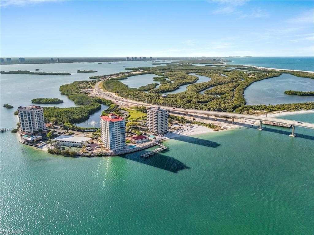 8701 Estero BLVD 907-30