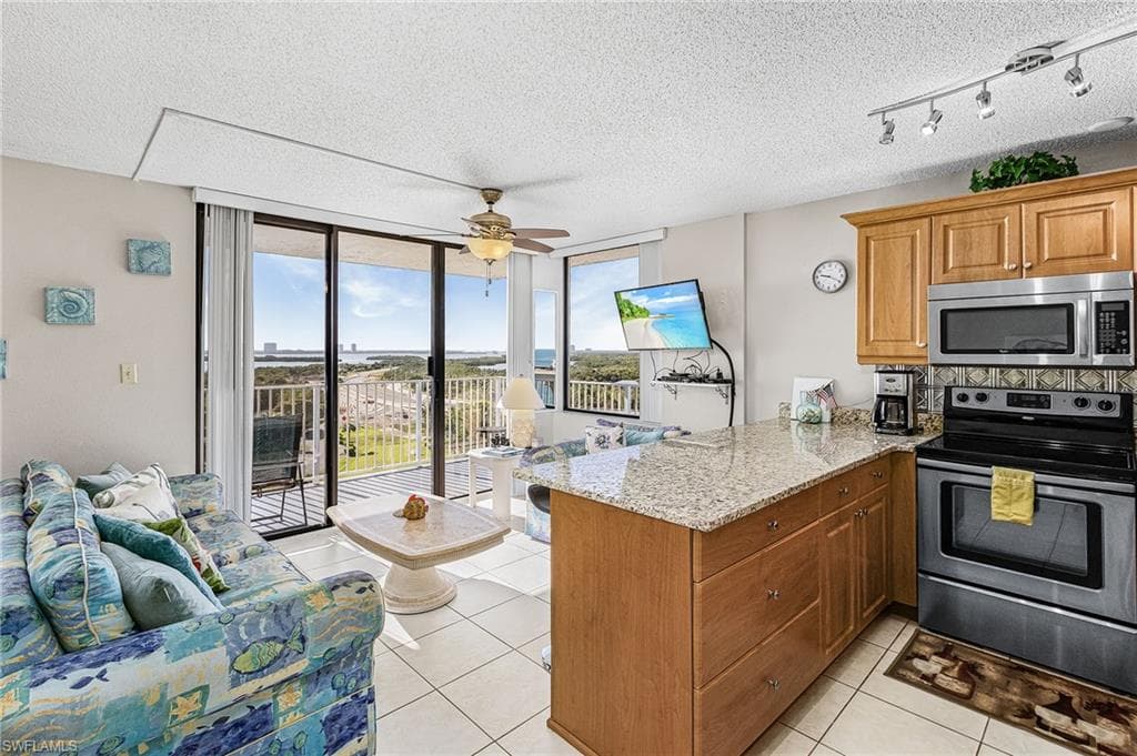8701 Estero BLVD 907-5