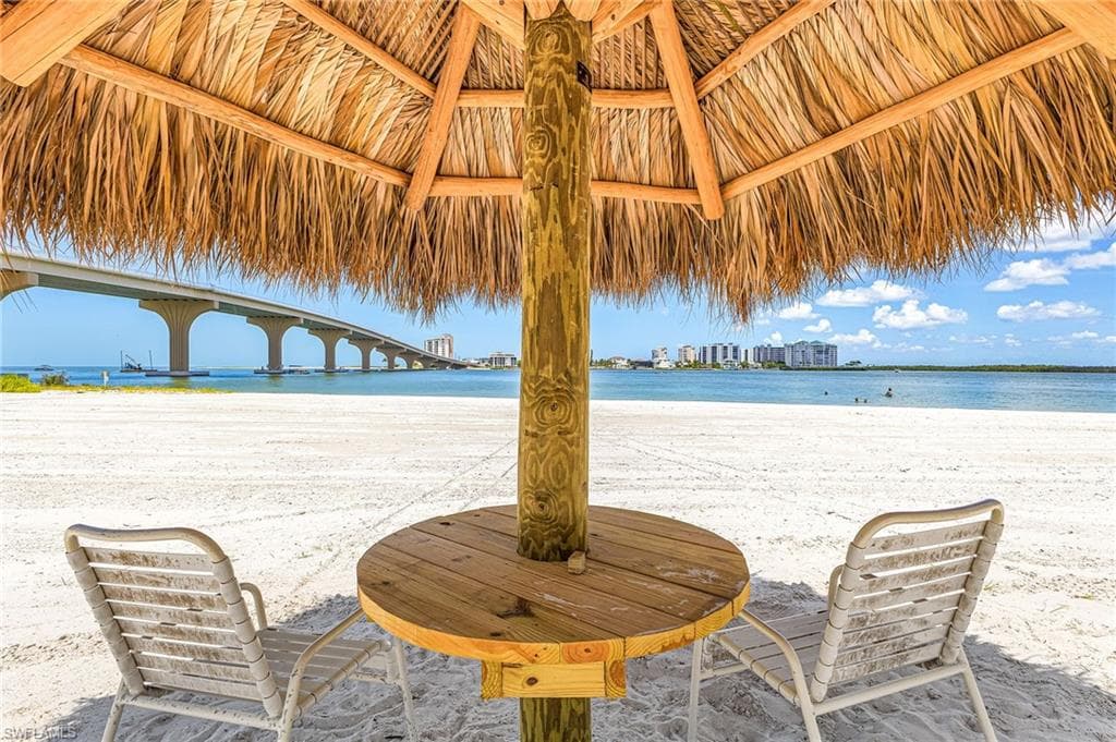 8701 Estero BLVD 907-32