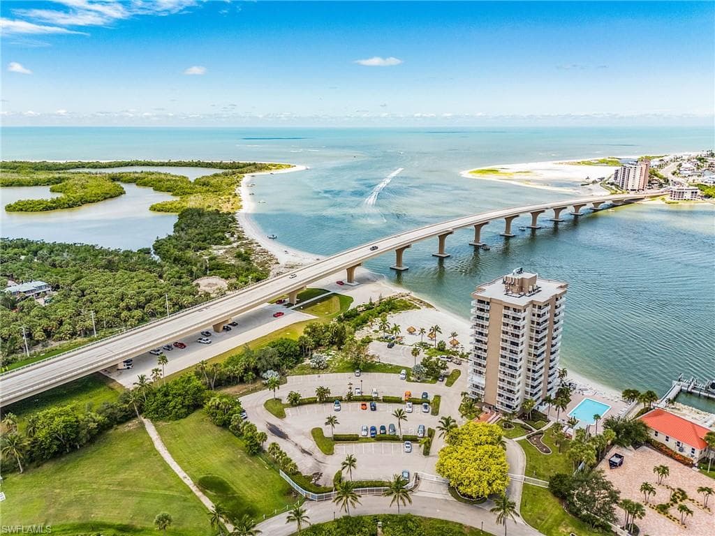 8701 Estero BLVD 907-36