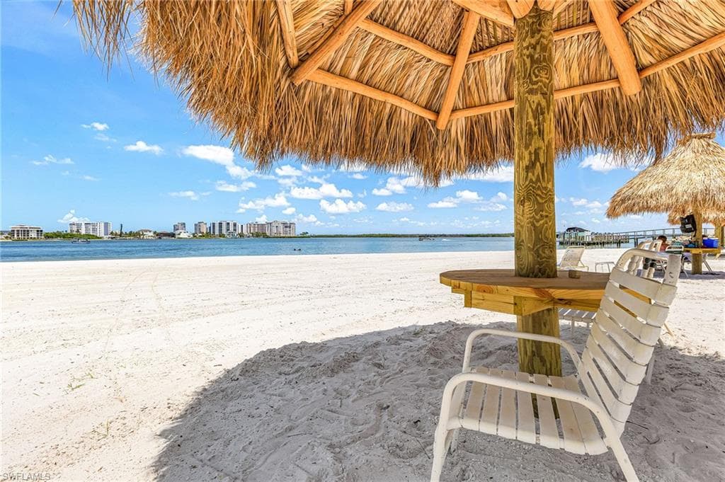 8701 Estero BLVD 907-31