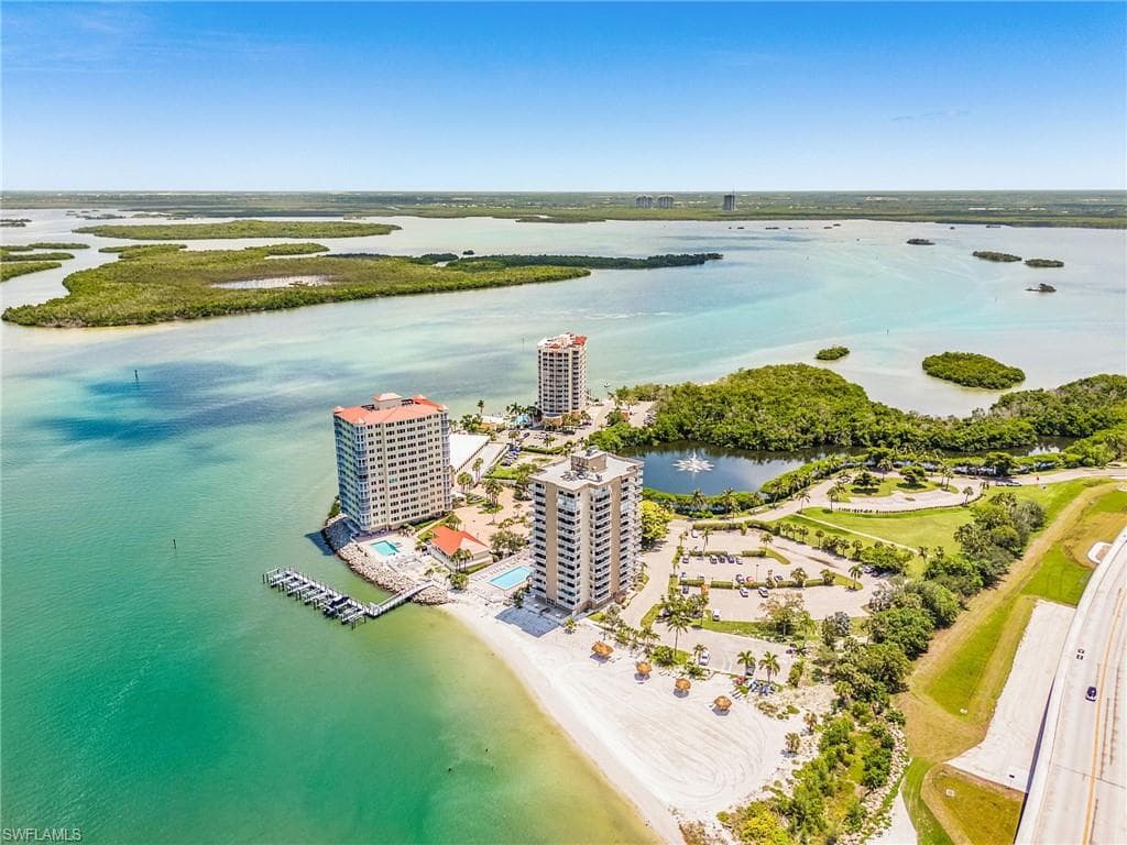 8701 Estero BLVD 907-39
