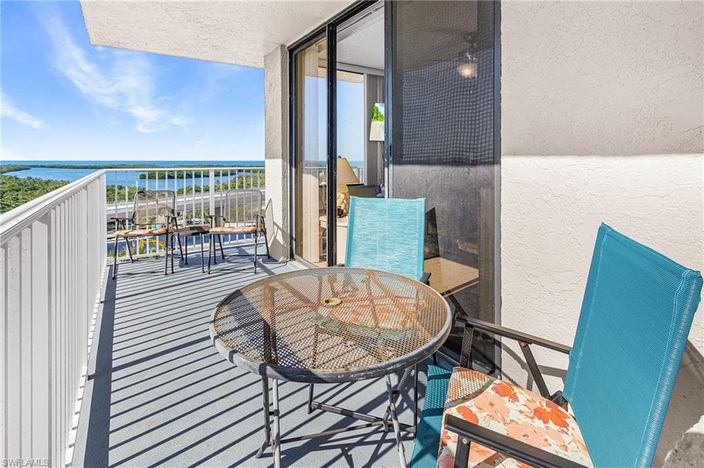 8701 Estero BLVD 907-15