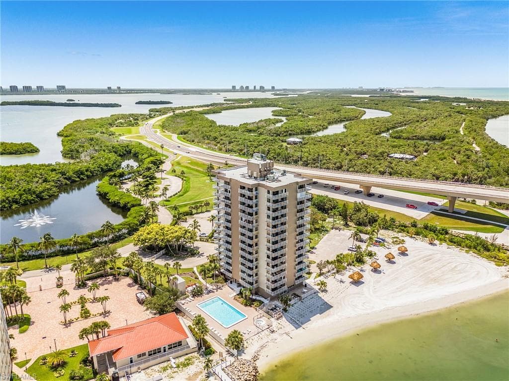 8701 Estero BLVD 907-38