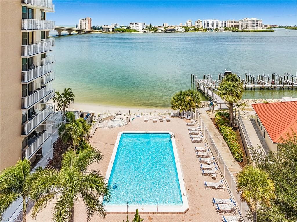 8701 Estero BLVD 907-37