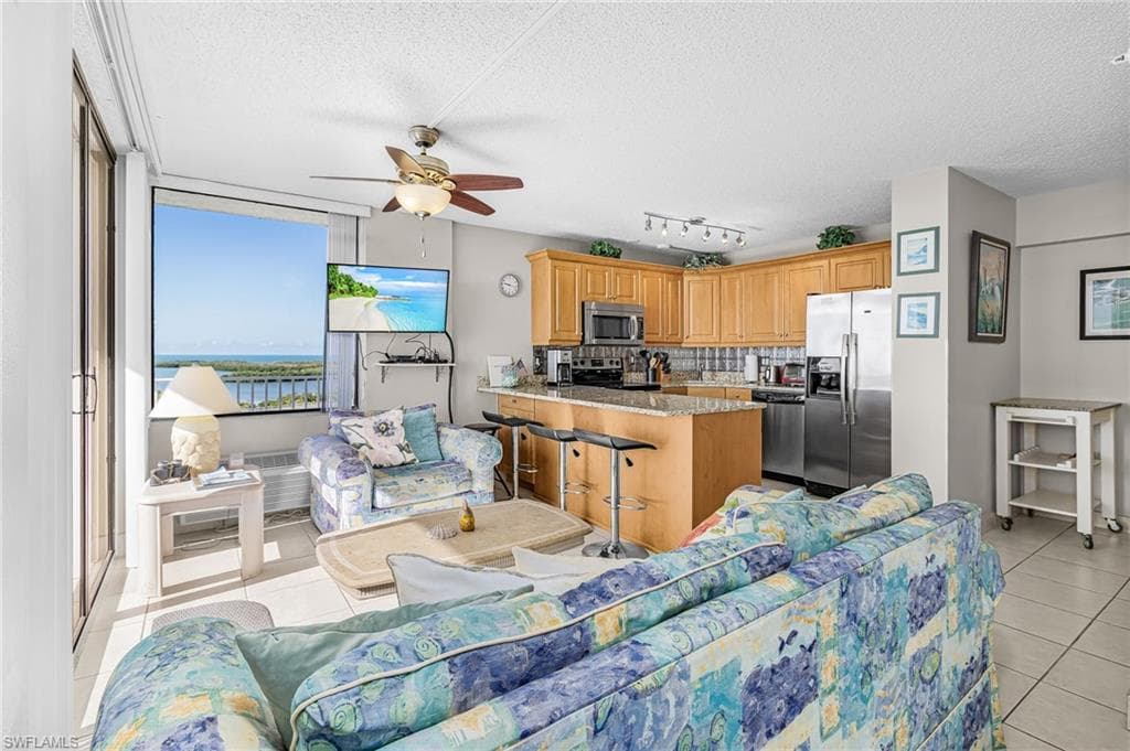 8701 Estero BLVD 907-4